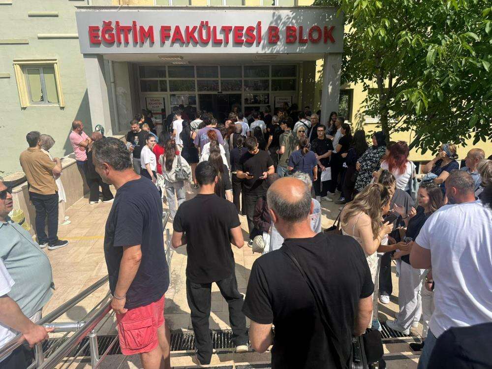 Saniyelerle kaçırdılar! YKS’ye geç kalan öğrenciler sınava alınmadı 1